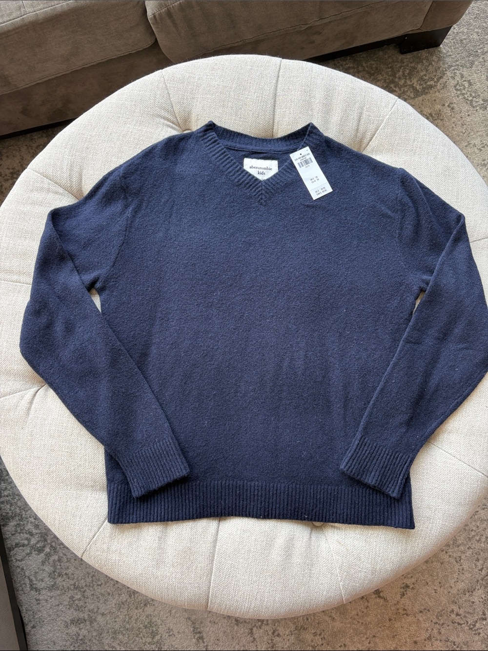 Abercrombie & Fitch Men's Dark Navy V-Neck Sweater